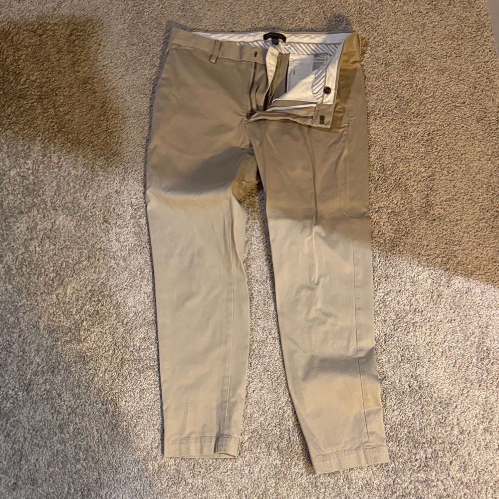 Banana Republic Men's Khaki Chinos